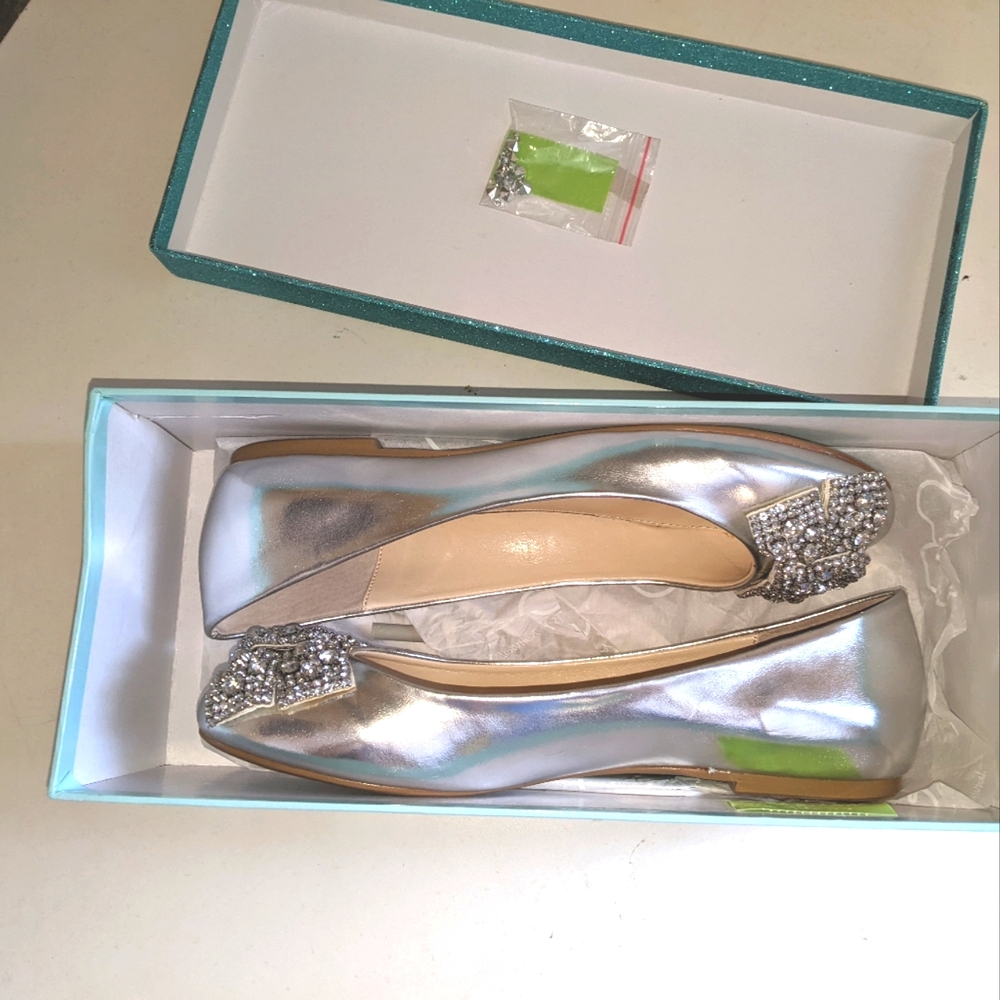 Betsy Johnson silver bow ballet flats